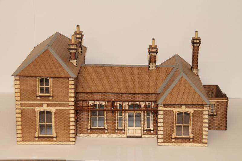 OO GAUGE GER STATION FINE SCALE